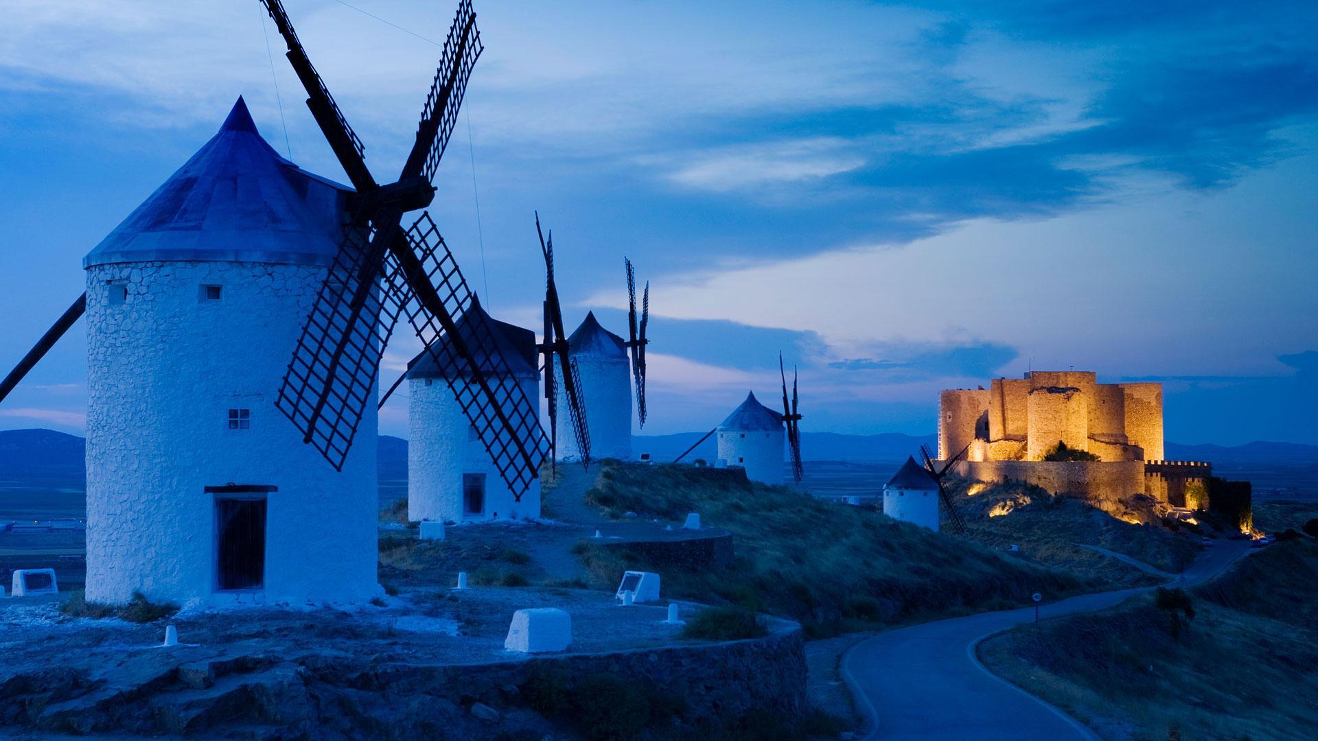 人们误解了英伟达的真正定位！黄仁勋回应一切：否认 AI 泡沫，严重低估推理扩展定律；回应循环营收质疑：恨不得所有钱投给 OpenAI