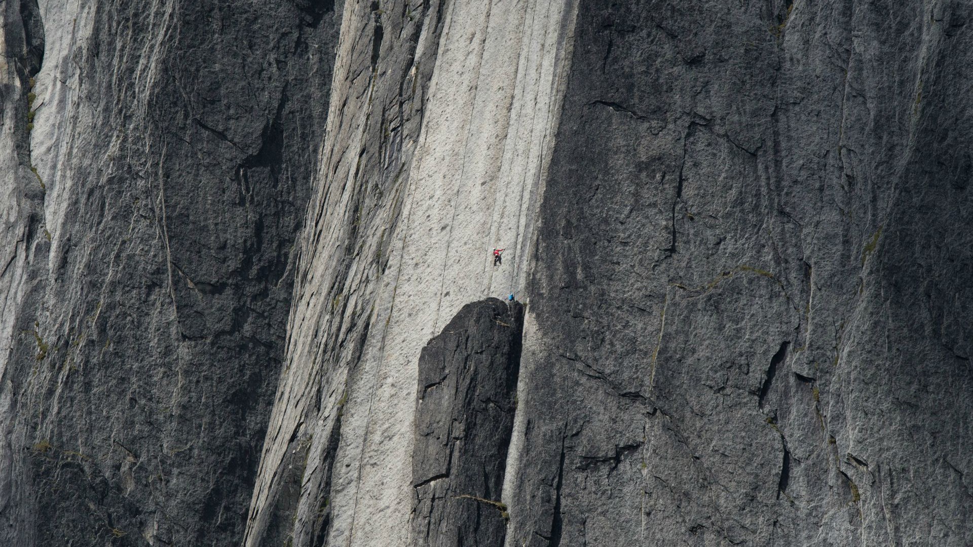 混元 3D 再升级，推出业界首个美术级 3D 生成大模型，大幅提升布线质量